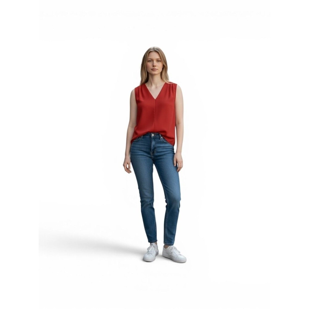 Sleeveless V-Neck Camisole in Red